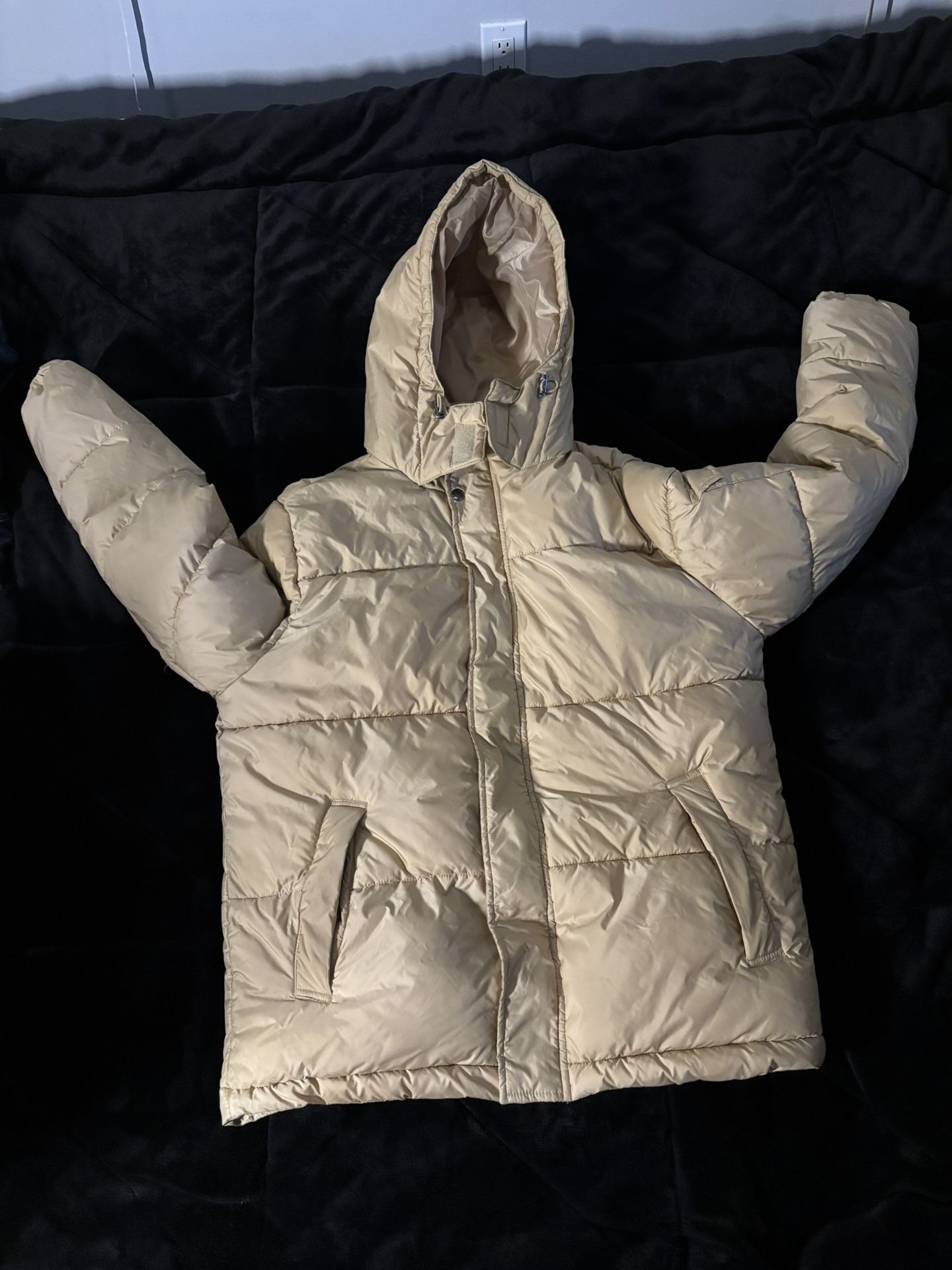 Men’s Large Forever 21 Puffer Coat (tan) Brand New