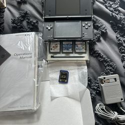 🎮 Nintendo DSi – Complete in Box (Original Packaging) + Games