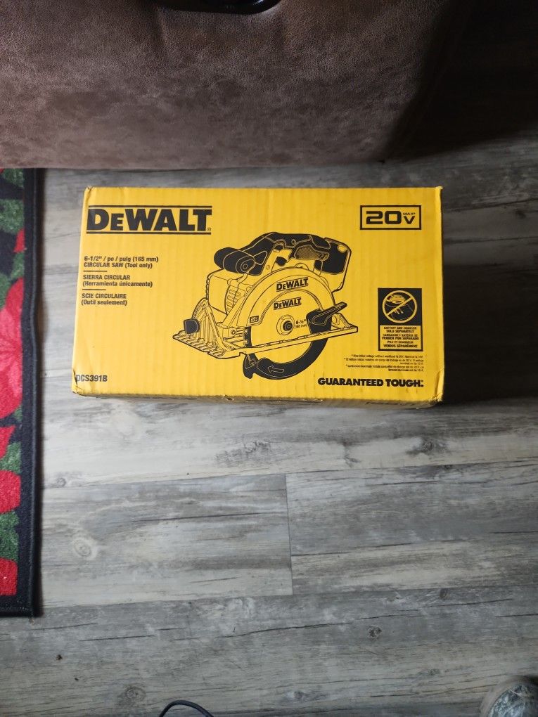 Dewalt 20v CIRCULAR SAW 6 1/2"