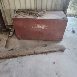 FUEL STORAGE ,   LARGE COMPACITY  