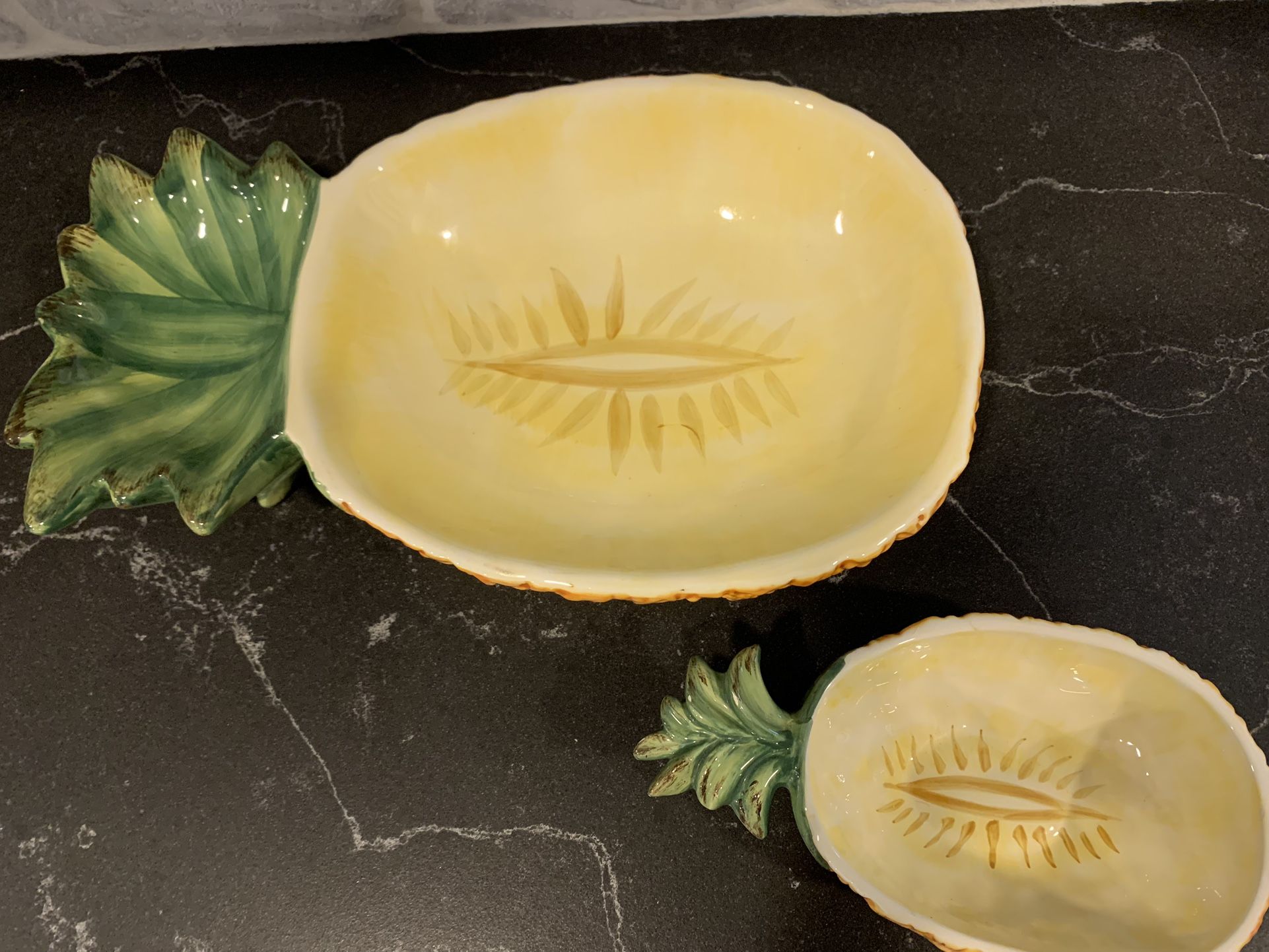 Target Pineapplet kitchen Home Decor Set