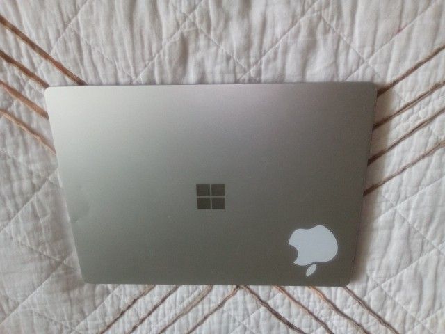 Microsoft Surface Laptop 2