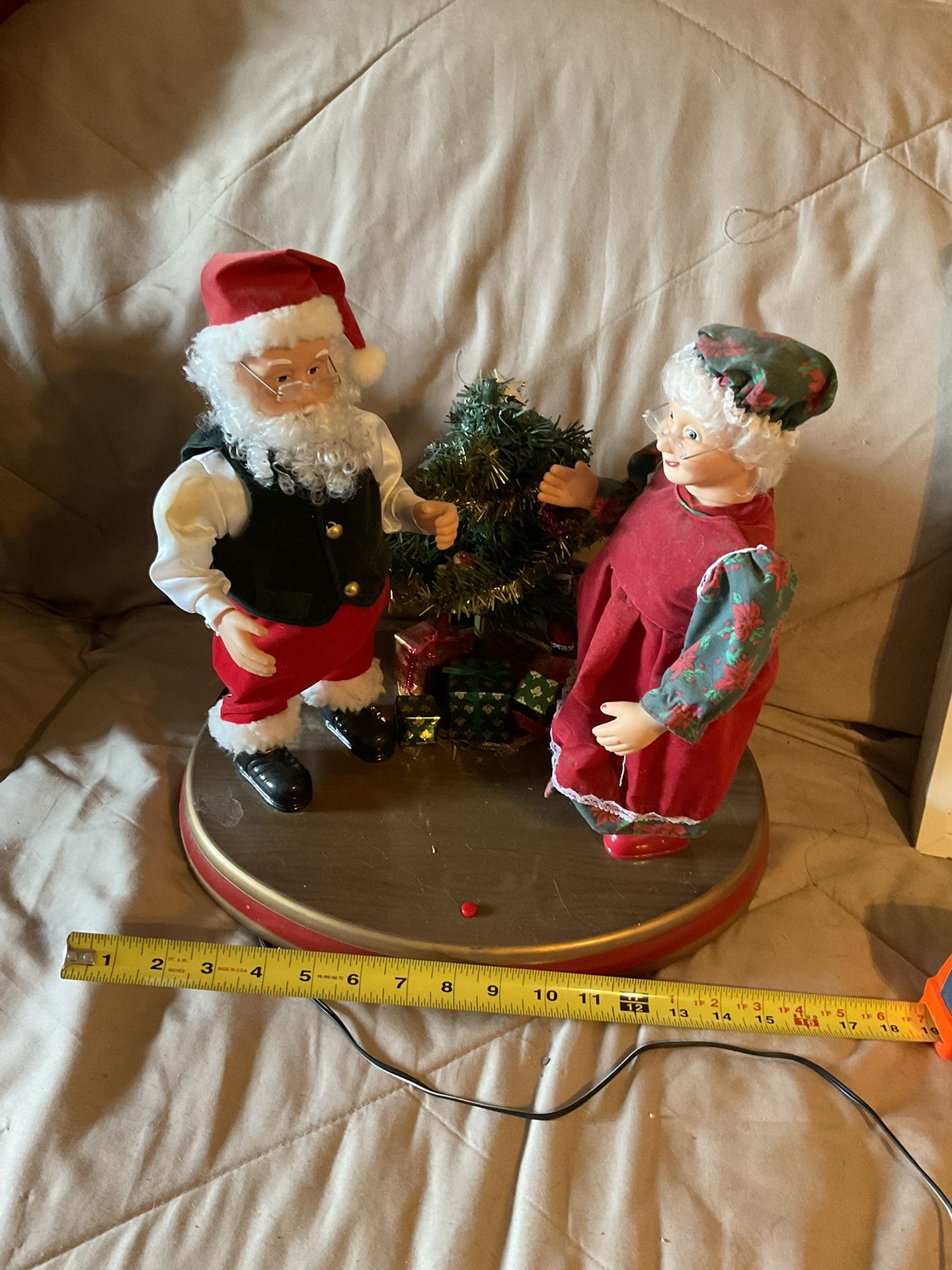 Dancing And Singing Santa Christmas Decorations Electric Please Check My Other Listings