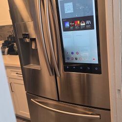 Samsung Fridge With Family Hub 