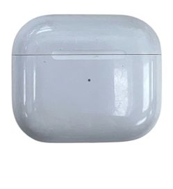 Apple AirPods Charging Case