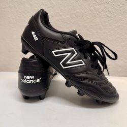 NEW BALANCE KIDS SOCCER CLEATS SIZE 2.5