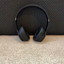 Beats Solo 4 - Wireless Headphones - Good Condition