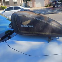 Honda vintage gas tank 40 dallors