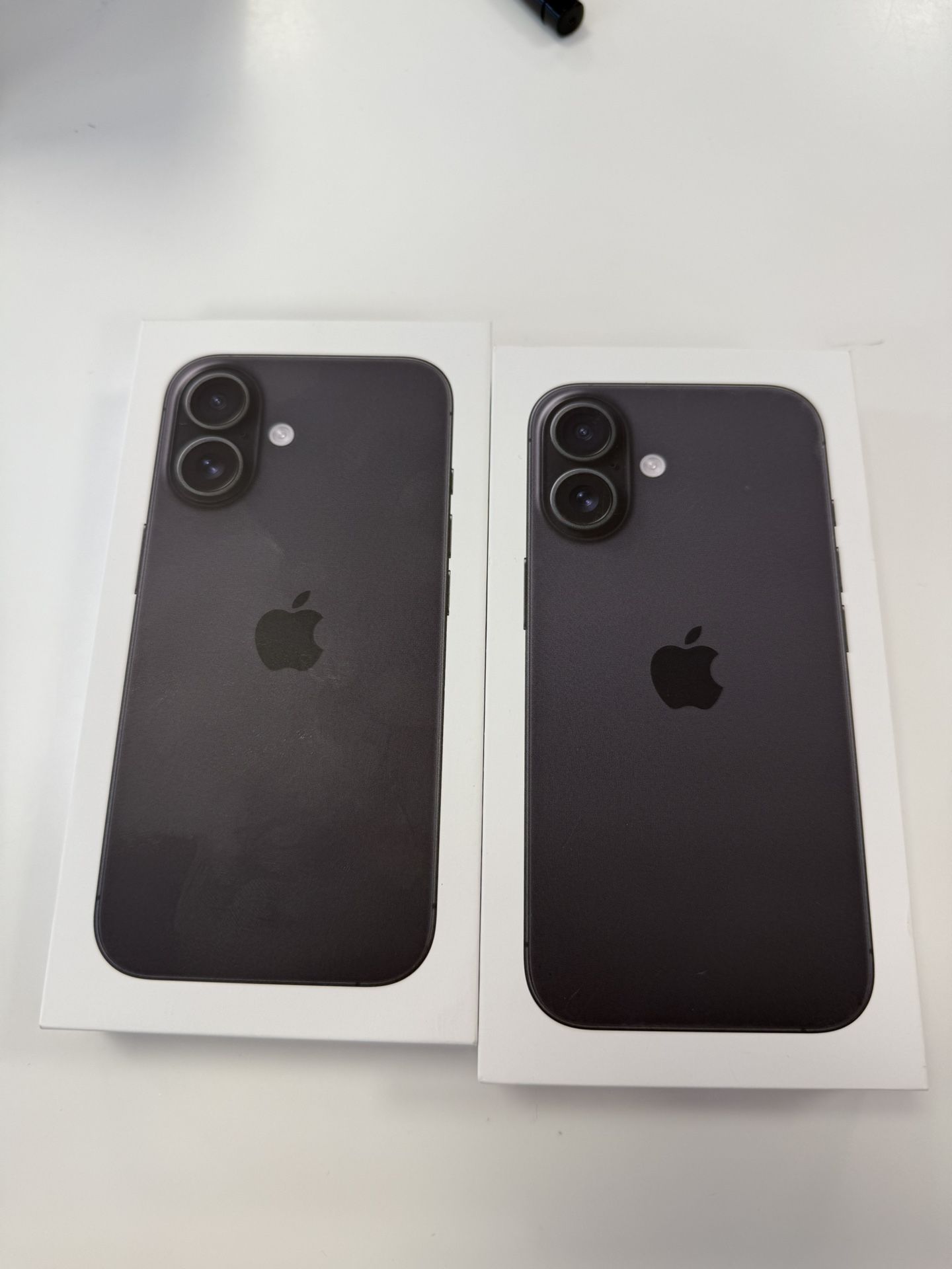 Apple iPhone 16