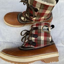 Sorel Checkered Lined Boots ladies 10.5