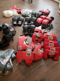 BOXING GEAR/GREAT FOR SPARRING/ENDURANCE BAG WORK