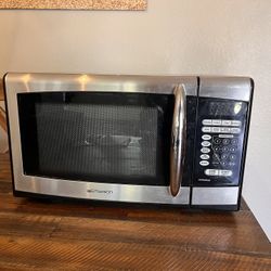 Emerson Microwave 900 Watt