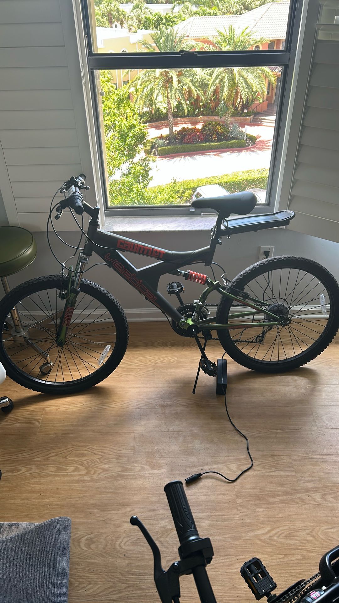 24 Inch Bike Gauntlet Men’s Mountain Bike