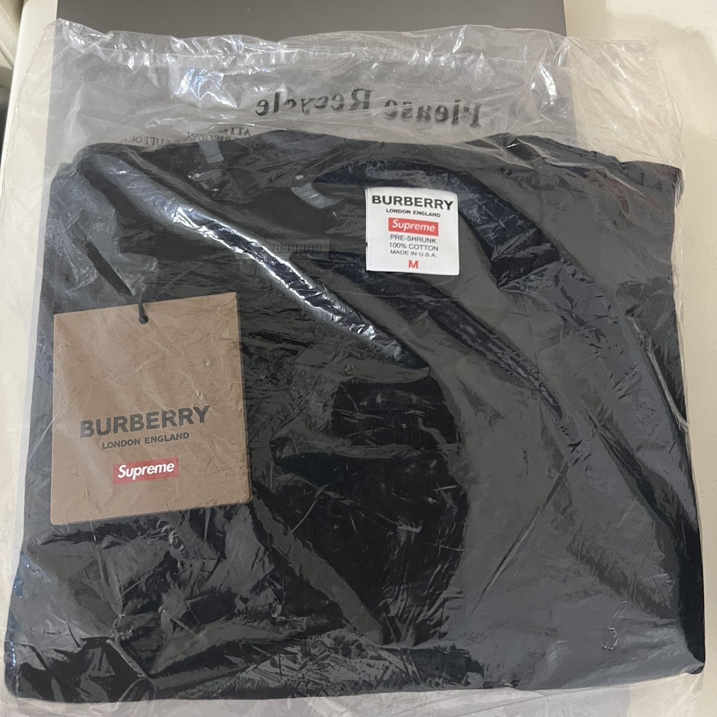 Supreme Burberry Box Logo Tee Size M for Sale in Bronx, NY - OfferUp