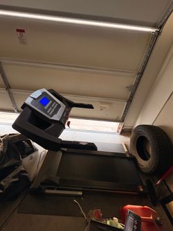 Sunny treadmill with auto incline