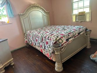 Queen size bed