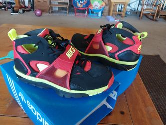 New Nike Huarache 8.5
