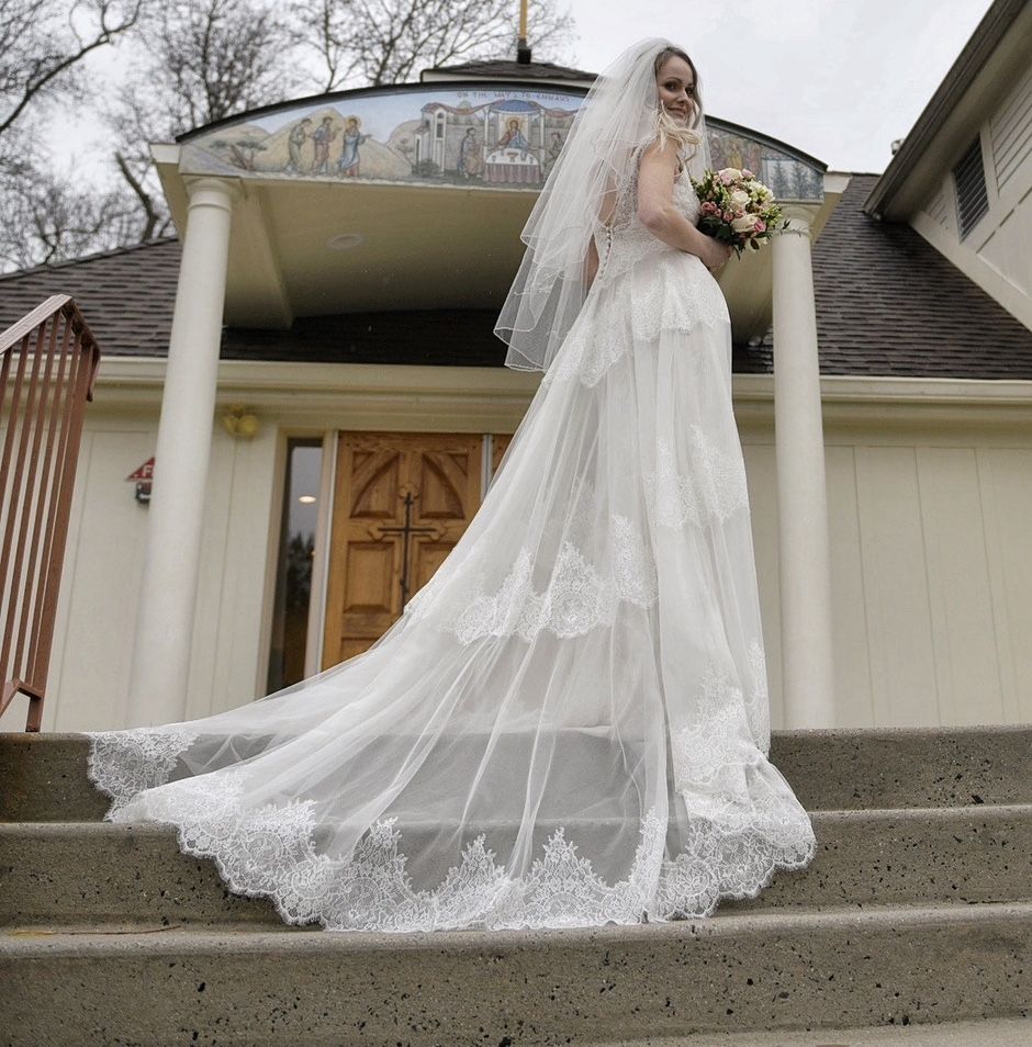 David’s Bridal Wedding Dress + Veil, Size S + 30 YEARS WARRANTY