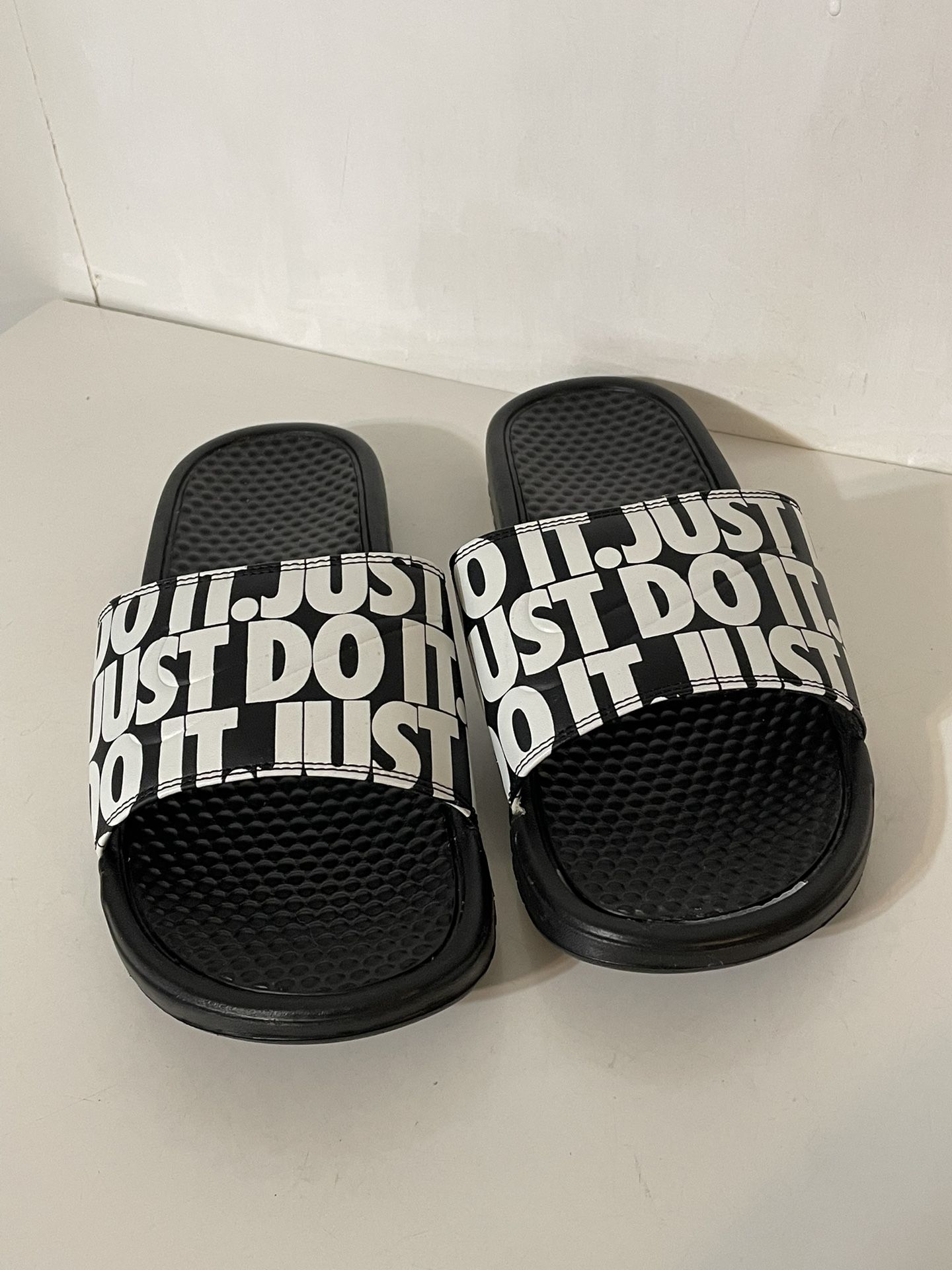 Nike Slides Mens 10 Never Used