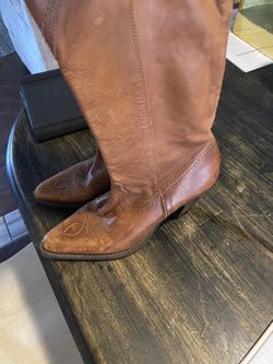 Size 7 women cowboy boots