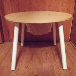 Kidkraft Wooden Round Table With A Center Mesh Storage Bag