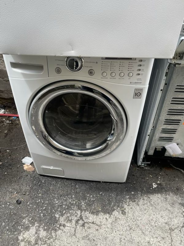 Combo Washer & Dryer 27 Inc LG
