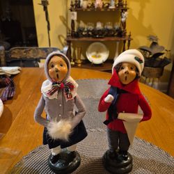 Rare 1984 Byers Choice boy and girl carolers