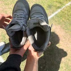 Gray Jordan fours size 5