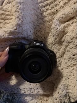 Canon EOS R50