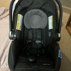 Graco car seat and click on base