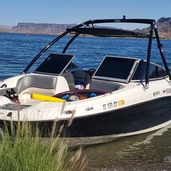 Yamaha SX210 Jet Boat