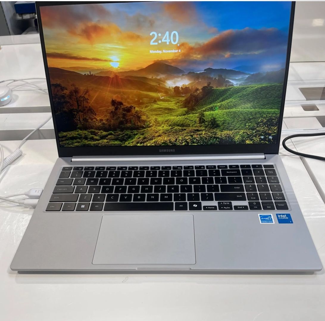 Samsung - Galaxy Book4 Laptop 