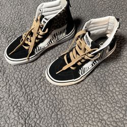⭐️FREE⭐️ Vans Sk8-Hi Zip Animal Mix Shoes Zebra & Leopard Print KIDS Sz 2.5kids, with the purchase of any pair of adult shoes on my page tons to chose