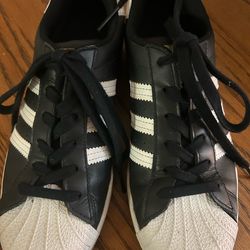 Adidas tennis shoes