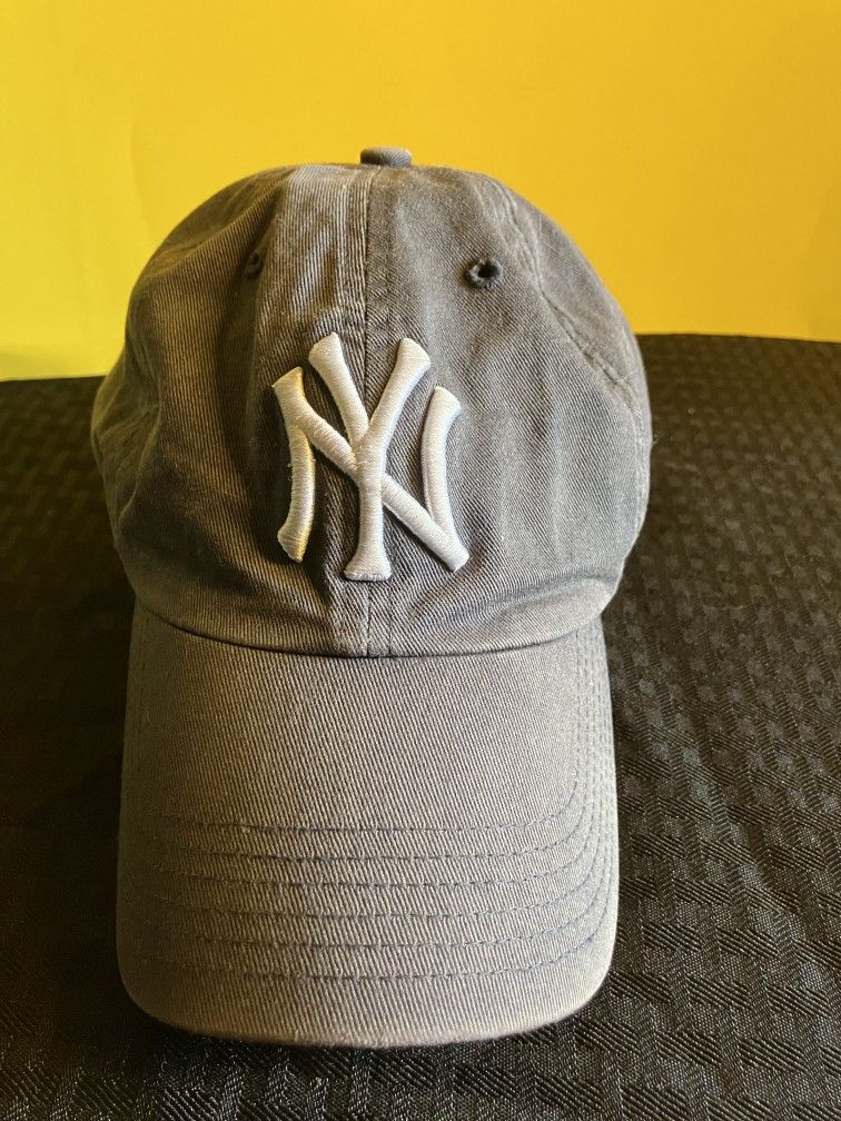 NY Yankees Faded Gray Fitted Retro Baseball Cap Size Small