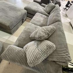 [OM] 🟪 Only $45 initial then take it home 🏡 Brand New Lindyn 3 Piece Sectional 