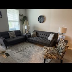 living Room Set For Sale $750 Or Best Offer