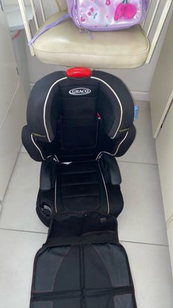 Graco Car seat with seat protector