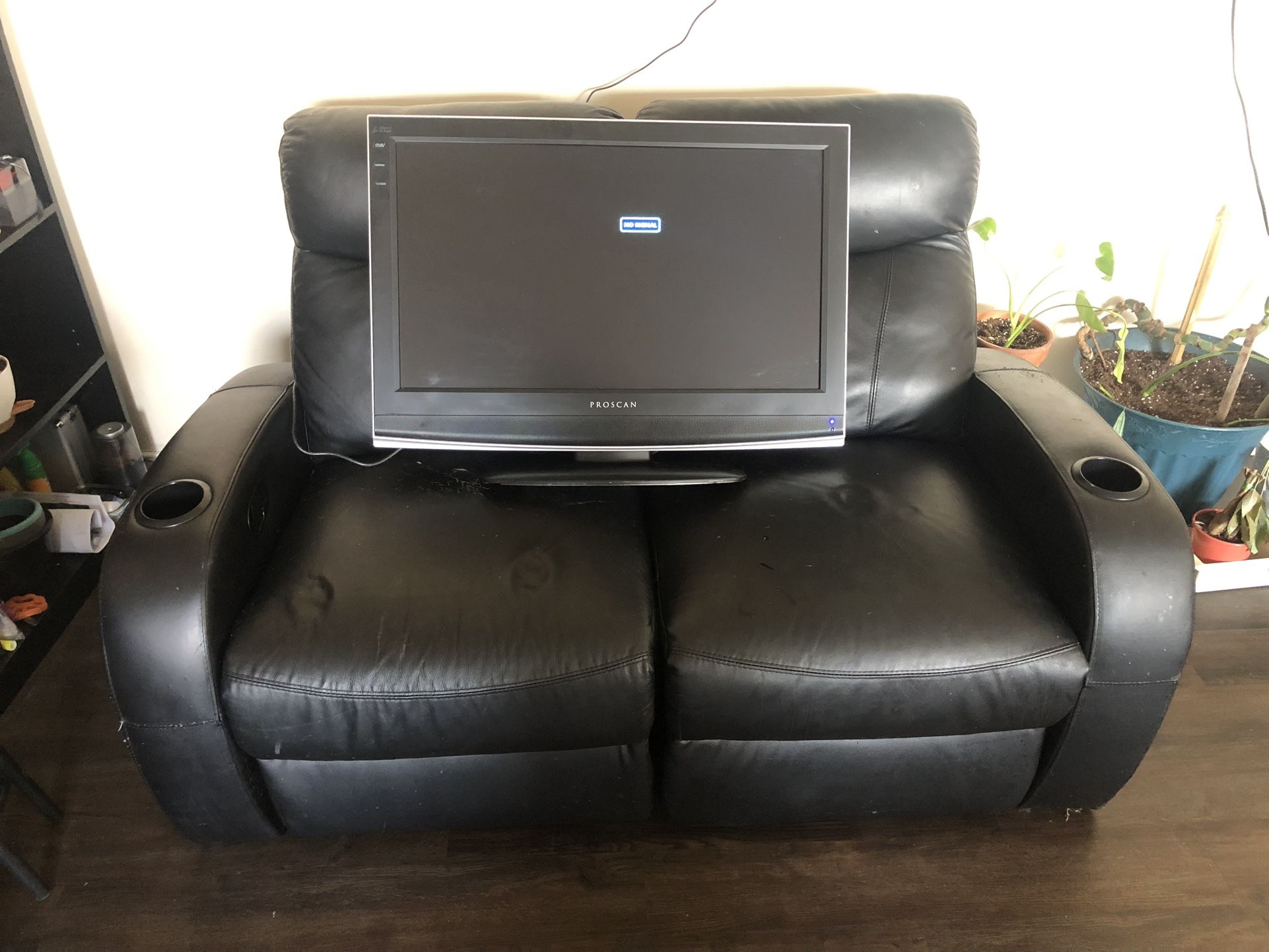 Tv & 2 Recliners