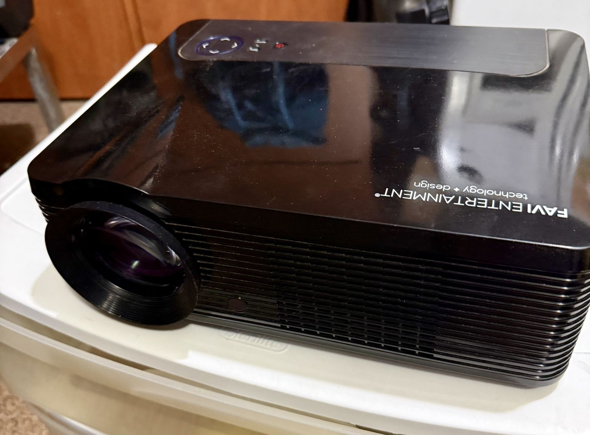 Favi Entertainment Projector