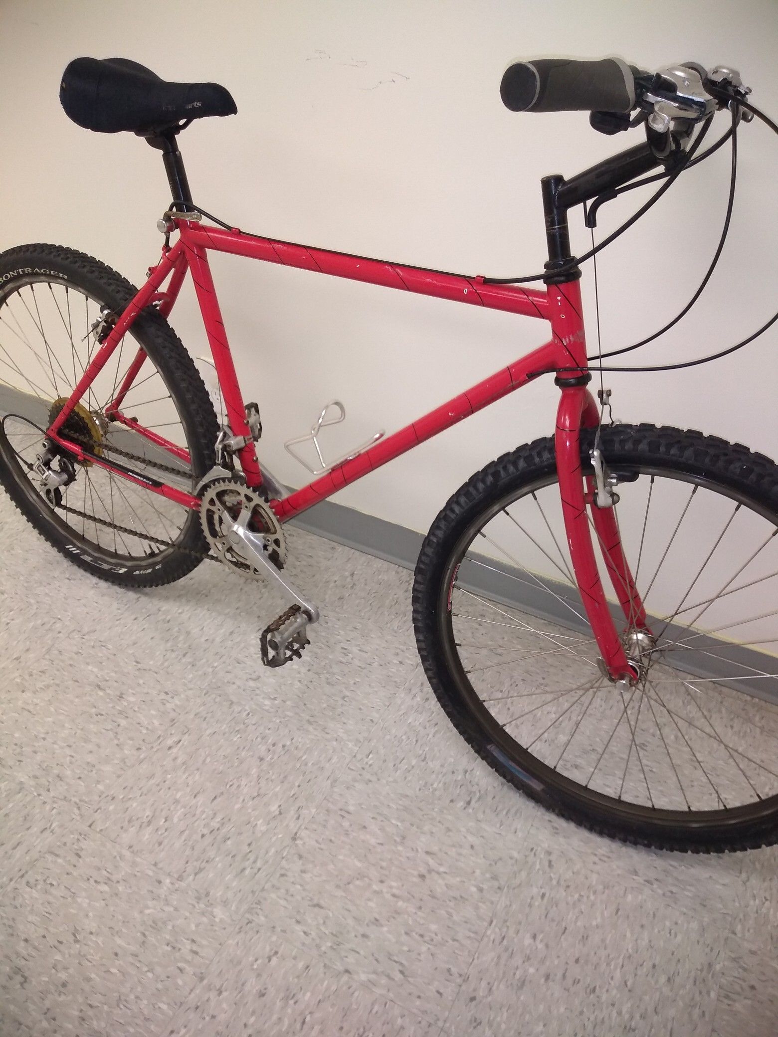 DIAMONDBACK AXIS Vintage mountain bike. Tiger stripe