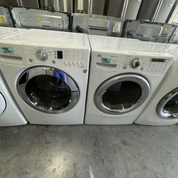 Lg Set Washer & Dryer Stackable 