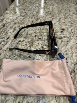 Men’s Lv sun glasses