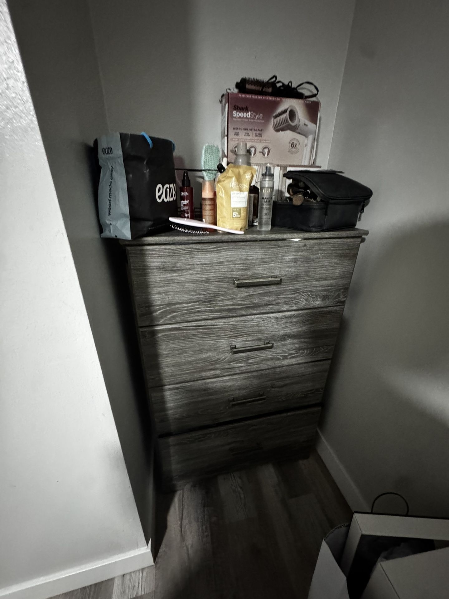 Free Dresser The Bottom Shelf Won’t Open 