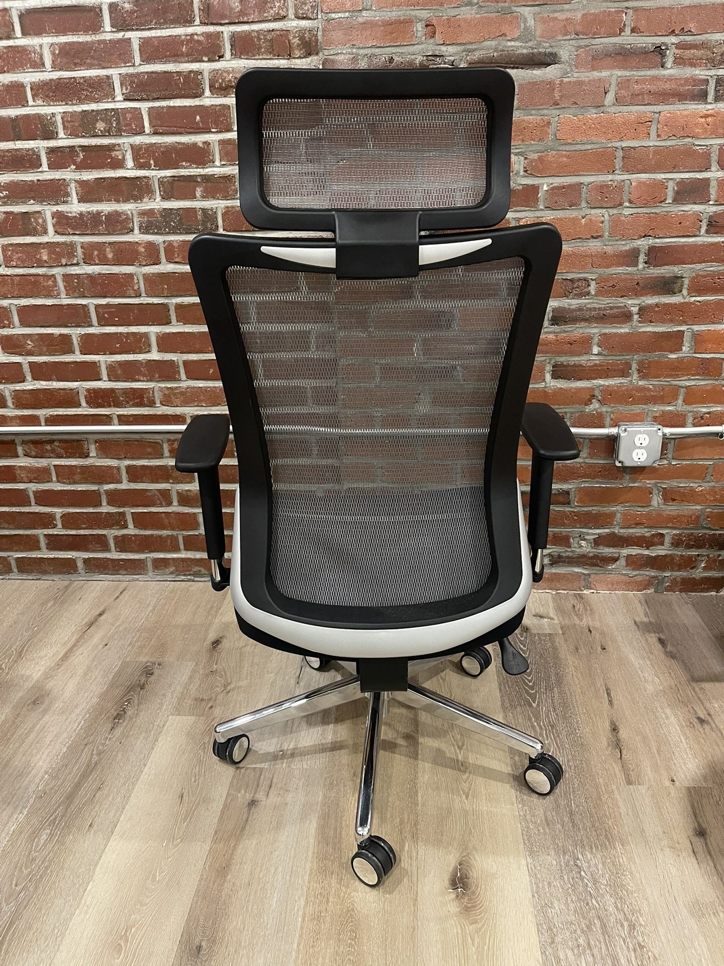 Office chair 