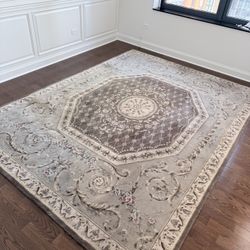 Nourison “Chateau Provence” 100% Wool Area Rug — 8’6” x 11’6”