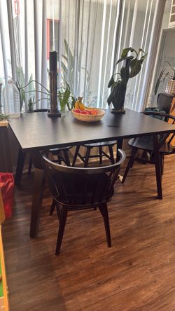 Mathis Brothers Store Dining Table for 4