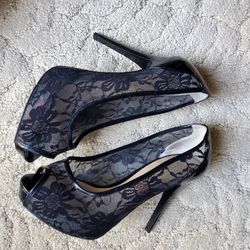 Guess peep toe lace heel |Size 7.5