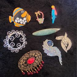 Collection Of Vtg Brooches