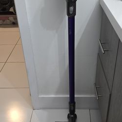 Dyson V6 Vacuum Cleaner 